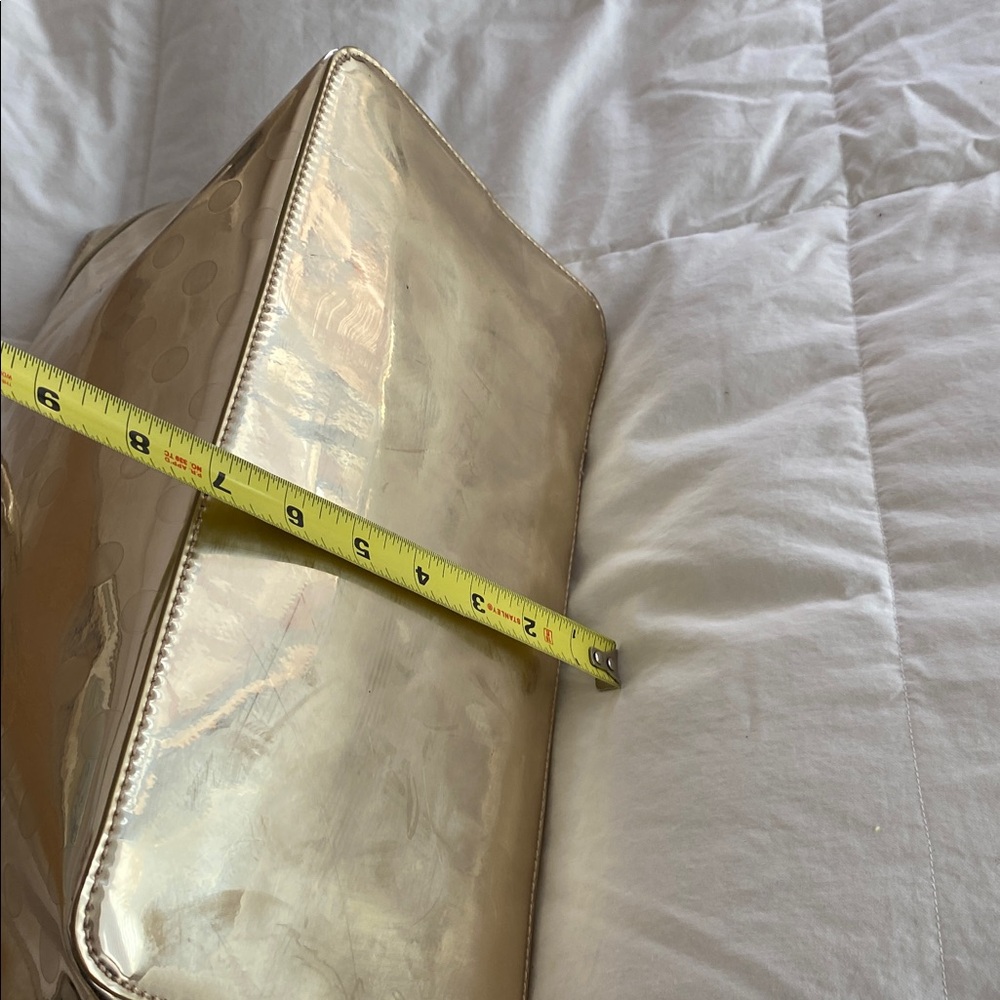 Kate Spade gold bag NWT Sized for day wear or carry on - Picture 9 of 12